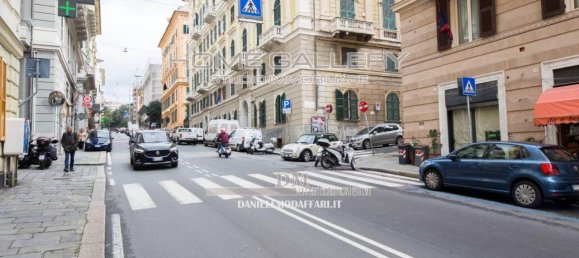 5 rooms Apartment in Genoa, Italy No. 35252 6