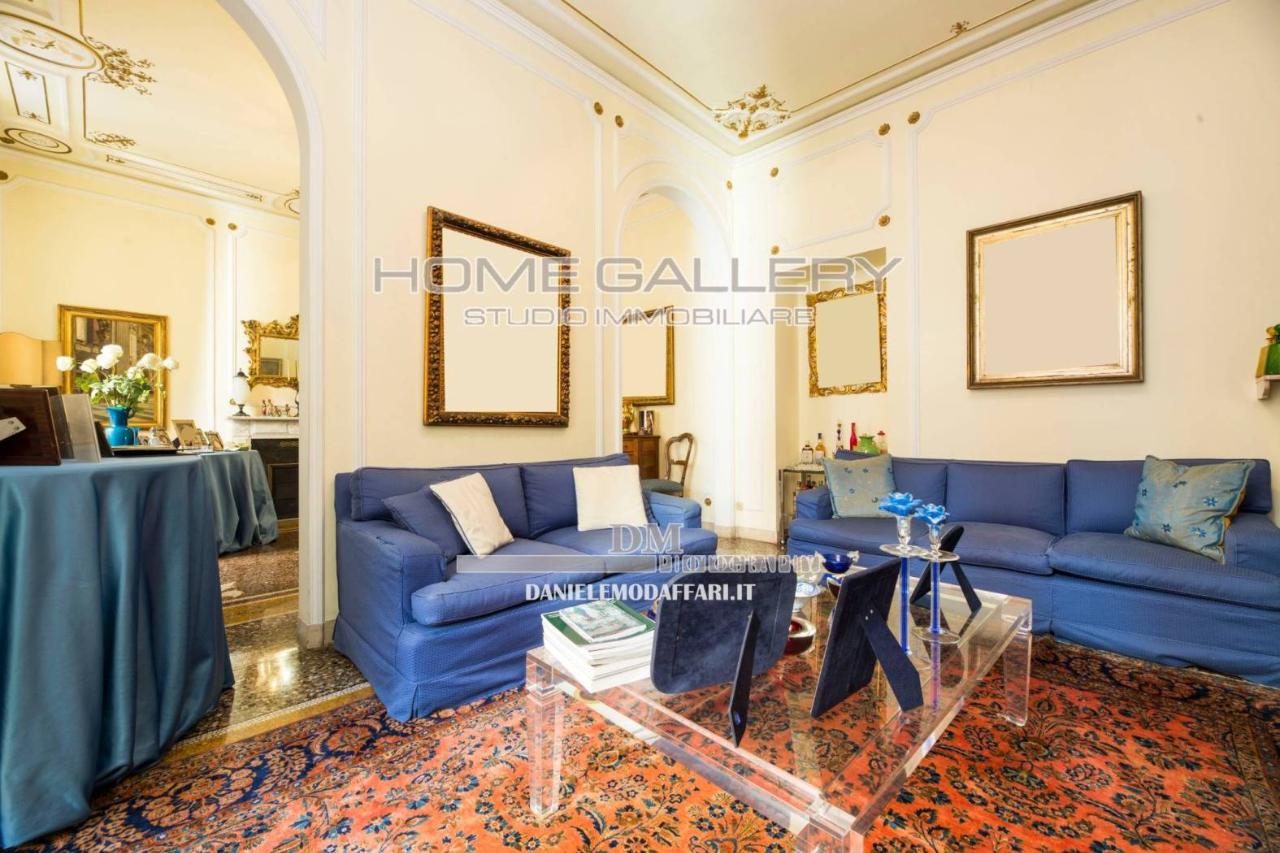 5 rooms Apartment in Genoa, Italy No. 35252