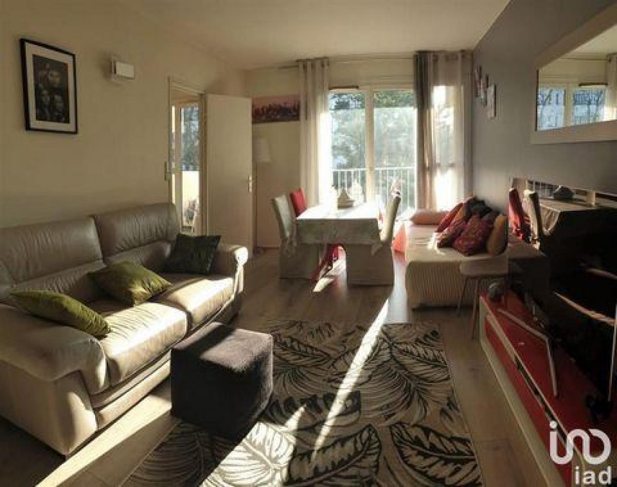 Apartamento com 2 quartos em condomínio em Longjumeau, France N.º 28480