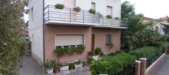 7 rooms Apartment in Assisi, Italy No. 193678 2