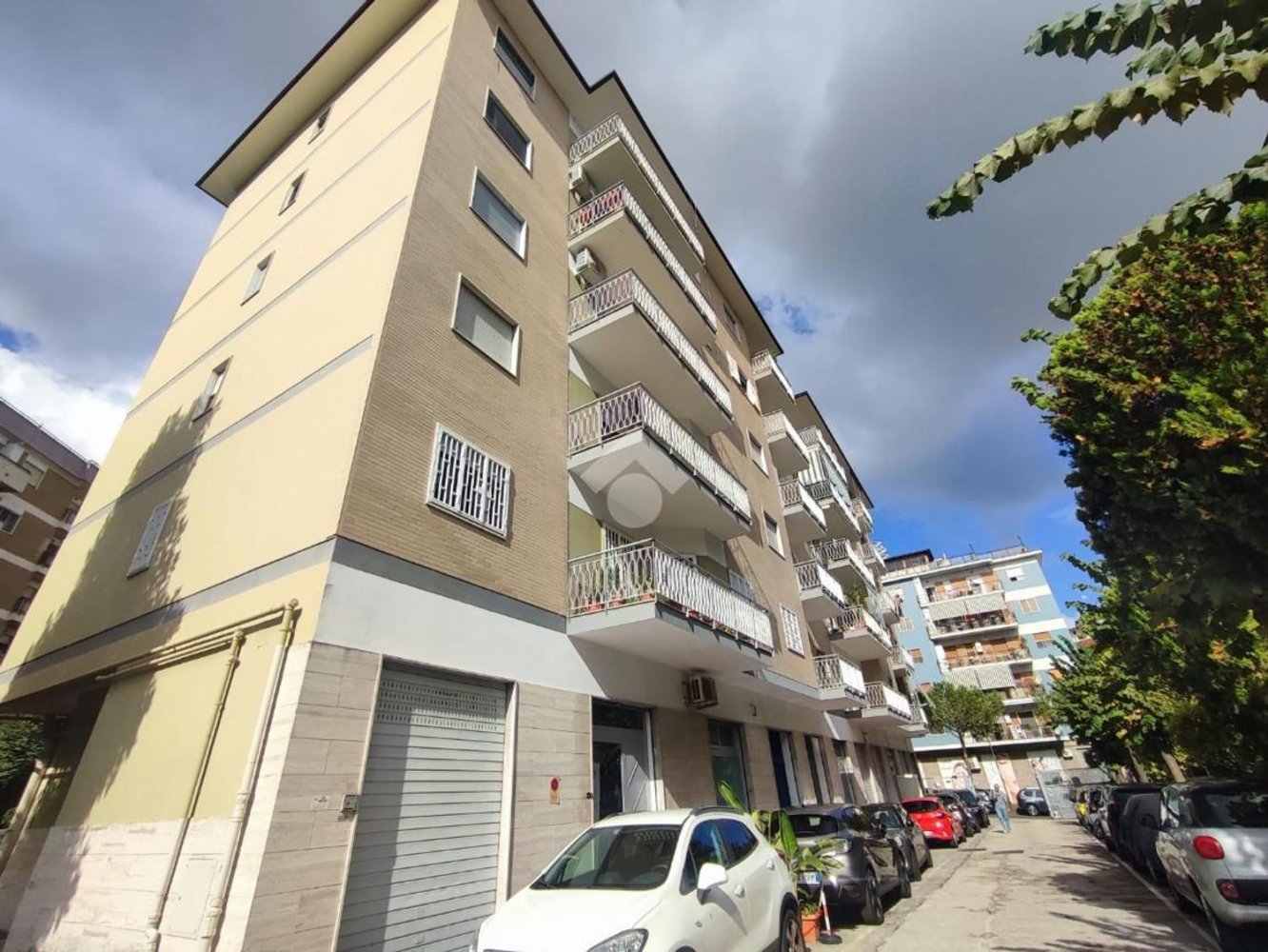 5 bedrooms Apartment in Naples, Italy No. 336355