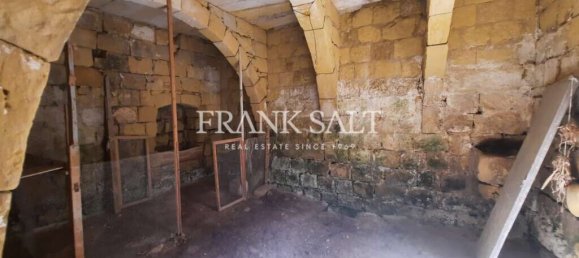 4 غرف نوم منزل في Kercem, Malta رقم 987 17