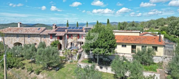 3 bedrooms House in Corciano, Italy No. 329530 3