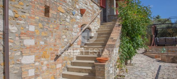 3 bedrooms House in Corciano, Italy No. 329530 5