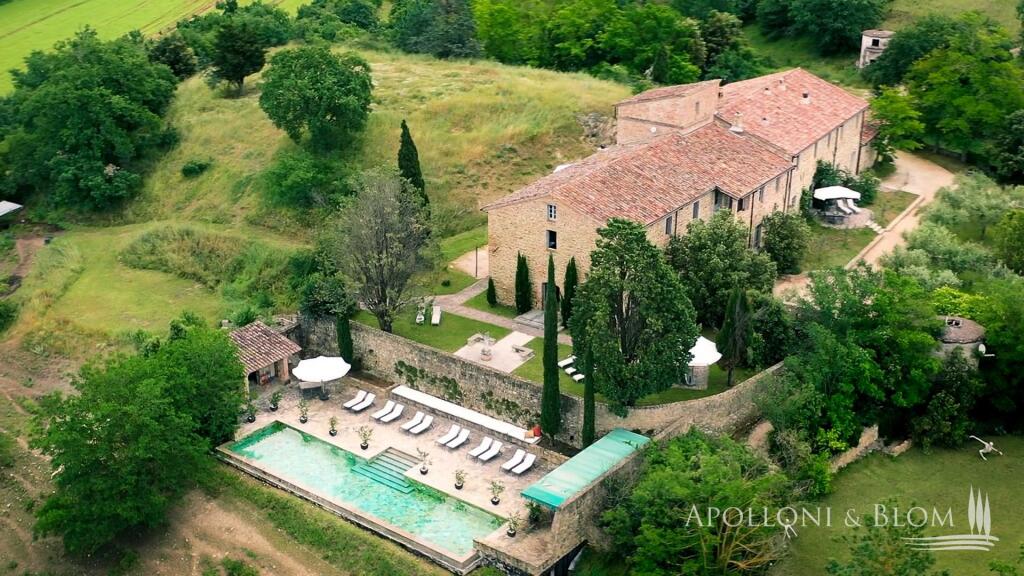 13 bedrooms Castles in Marsciano, Italy No. 56372