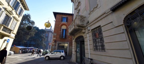 Здание с 16 спальнями в Монца, Италия № 70733 31