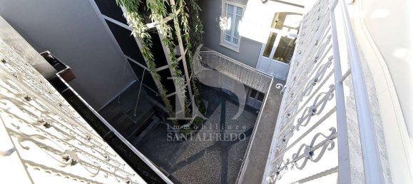 Здание с 16 спальнями в Монца, Италия № 70733 8