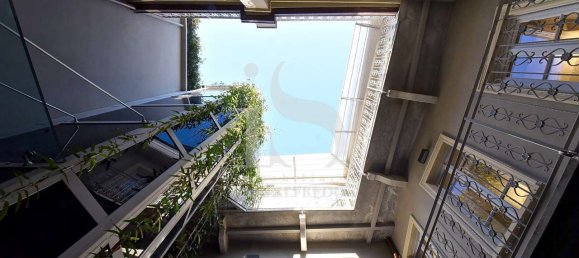 Здание с 16 спальнями в Монца, Италия № 70733 9