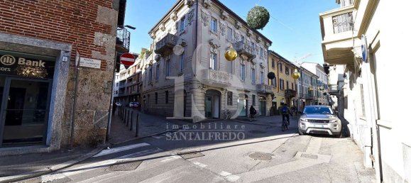 Здание с 16 спальнями в Монца, Италия № 70733 5