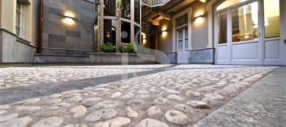 Здание с 16 спальнями в Монца, Италия № 70733 10