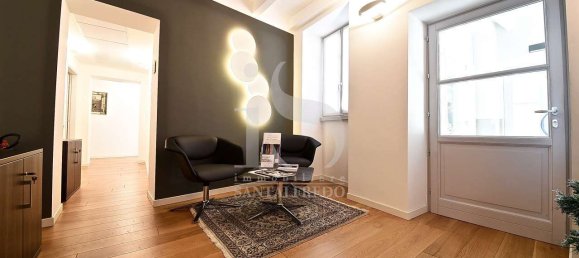 Здание с 16 спальнями в Монца, Италия № 70733 14