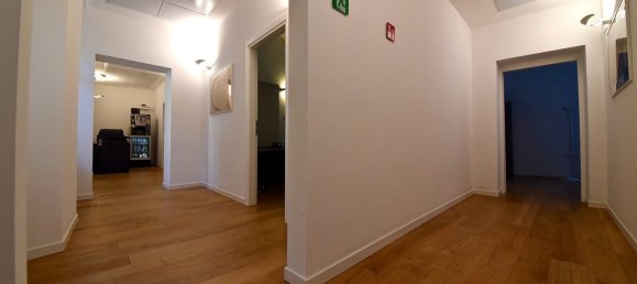 Здание с 16 спальнями в Монца, Италия № 70733 25