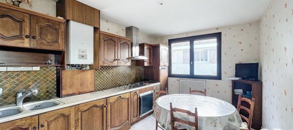 4 bedrooms House in Chadrac, France No. 206166 2