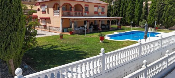 5 bedrooms House in Alhaurin de la Torre, Spain No. 184205 4