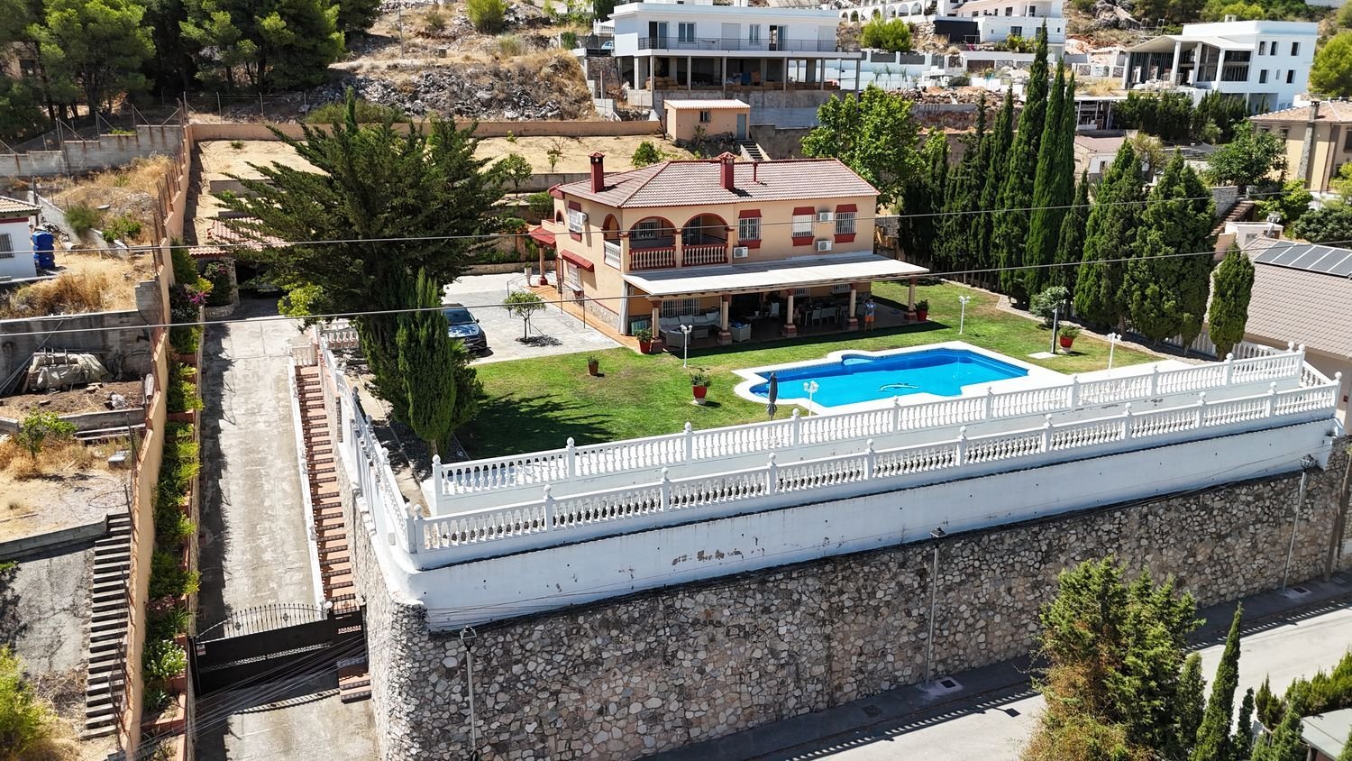 5 bedrooms House in Alhaurin de la Torre, Spain No. 184205