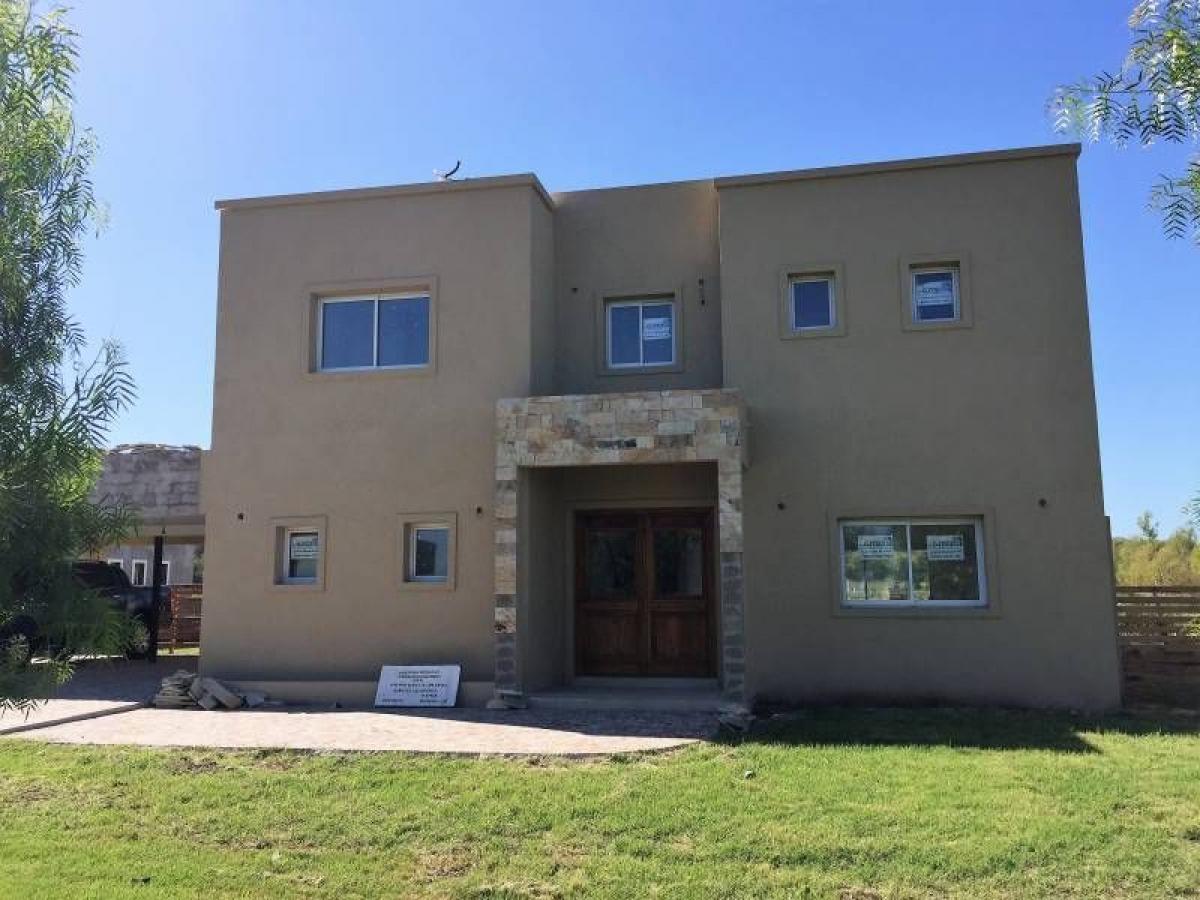 3 bedrooms House in Escobar, Argentina No. 69599