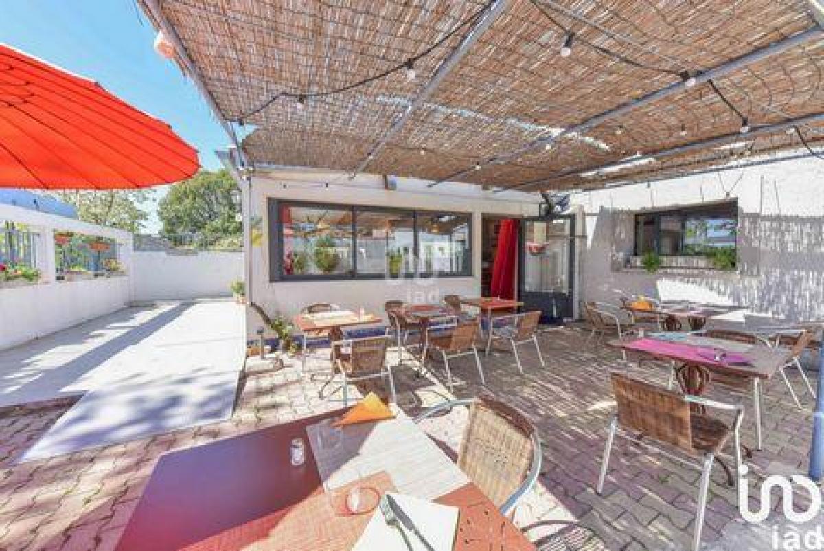 175m² Factory in Quissac, France No. 19225