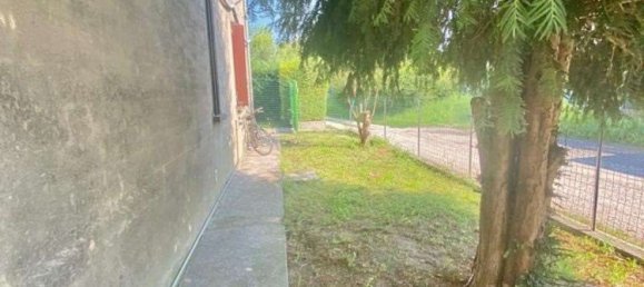 3 rooms House in Quistello, Italy No. 111903 5
