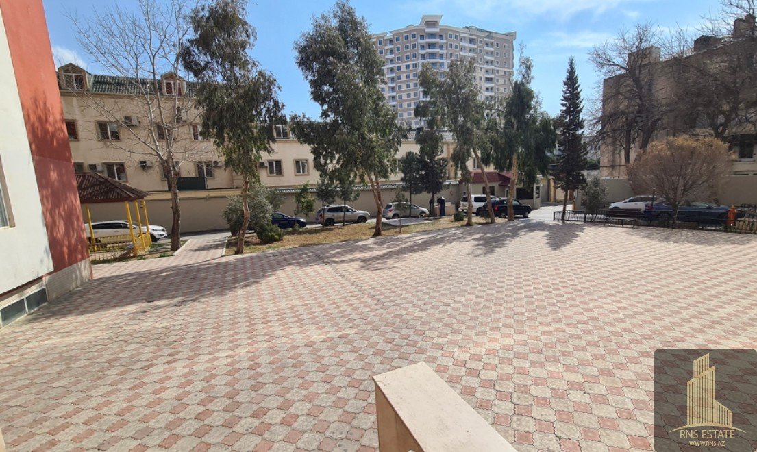 Квартира с 3 спальнями в Баку, Азербайджан № 2247