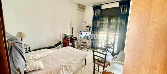 5 rooms Apartment in Naples, Italy No. 274467 10