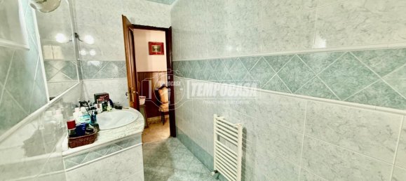 5 rooms Apartment in Naples, Italy No. 274467 5