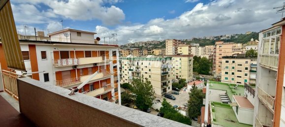 5 rooms Apartment in Naples, Italy No. 274467 3