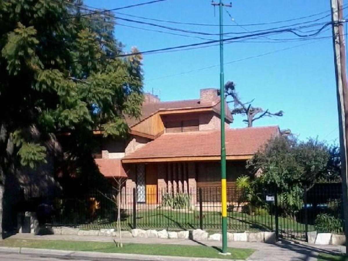 3 bedrooms House in Ituzaingo, Argentina No. 68351