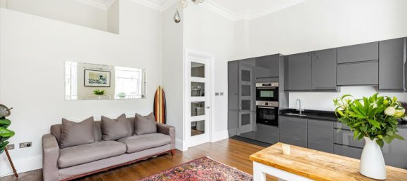 1 bedroom Apartment in London, United Kingdom No. 7047 4