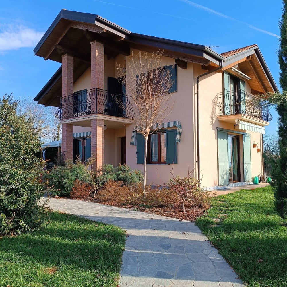 3 Schlafzimmer Villa in Barbania, Italy, Nr. 329475