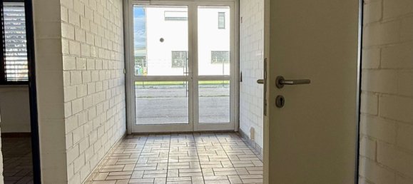 Almacén en Neu-Ulm, Germany 988 m² No. 313379 3