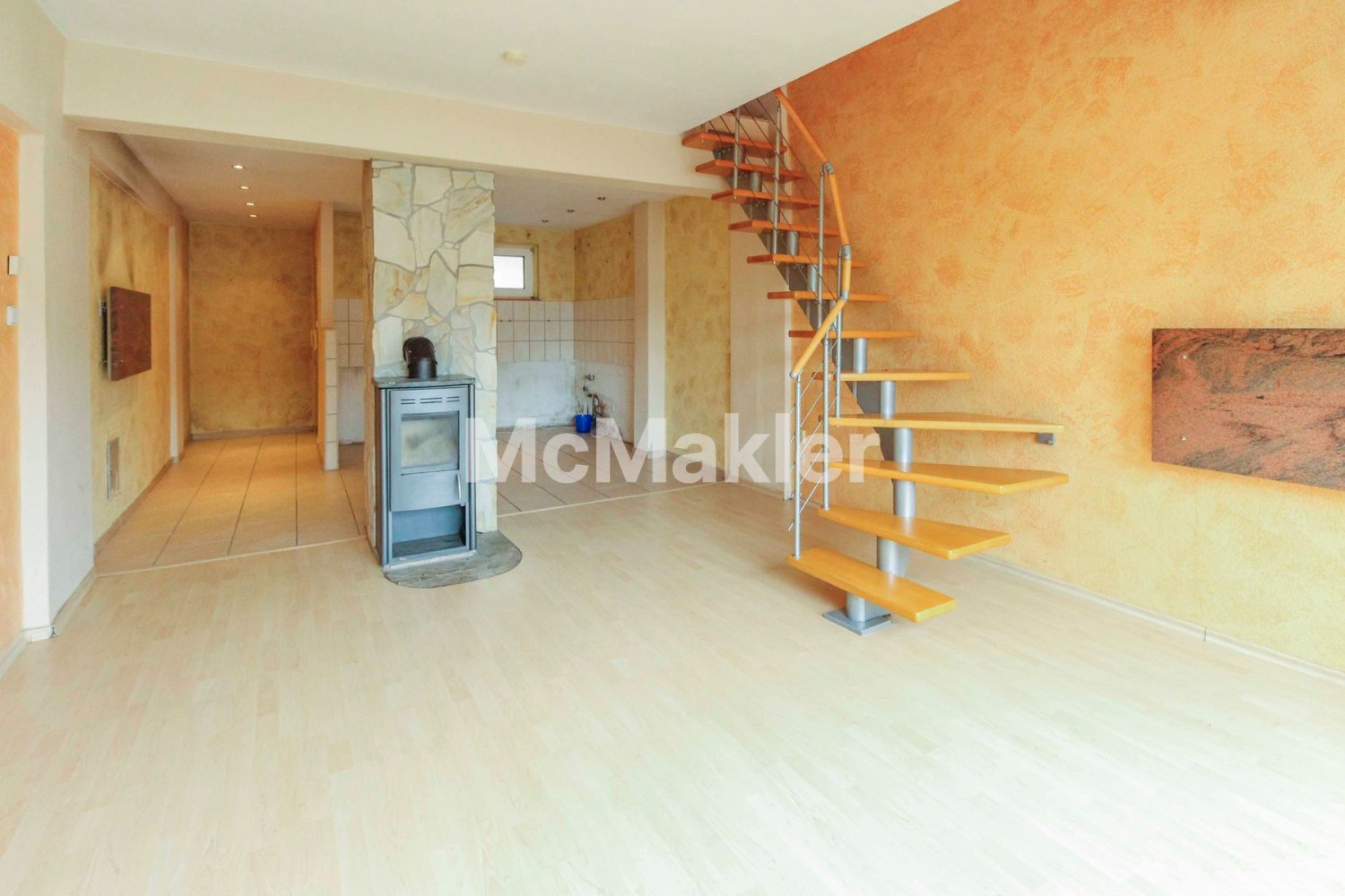 2 غرف نوم منزل ذو طابقين في Dusseldorf, Germany رقم 45769