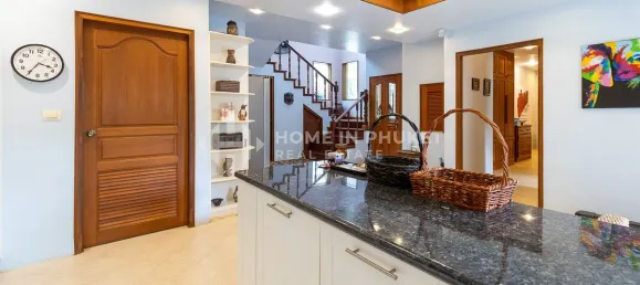 4 bedrooms House for sale in Phuket, Southern Thailand, Thailand № 60895 9