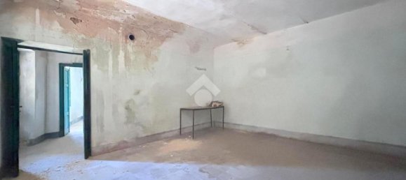 Дом с 4 комнатами в Кастелло ди Анноне, Италия № 277829 13