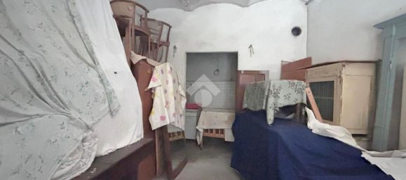 Дом с 4 комнатами в Кастелло ди Анноне, Италия № 277829 12