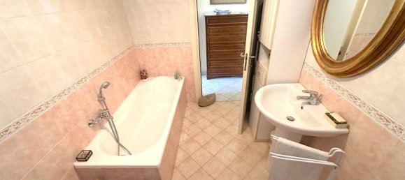 5-Zimmer Wohnung in Novi Ligure, Italy, Nr. 92481 2
