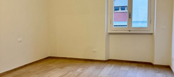 3غرفة شقة في Florence, Italy رقم 49277 2