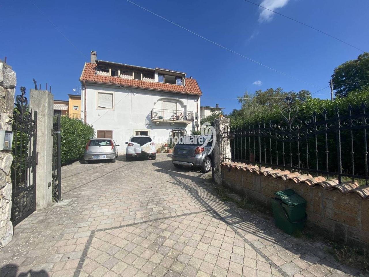 3-Zimmer Penthouse in Tornimparte, Italy, Nr. 119347