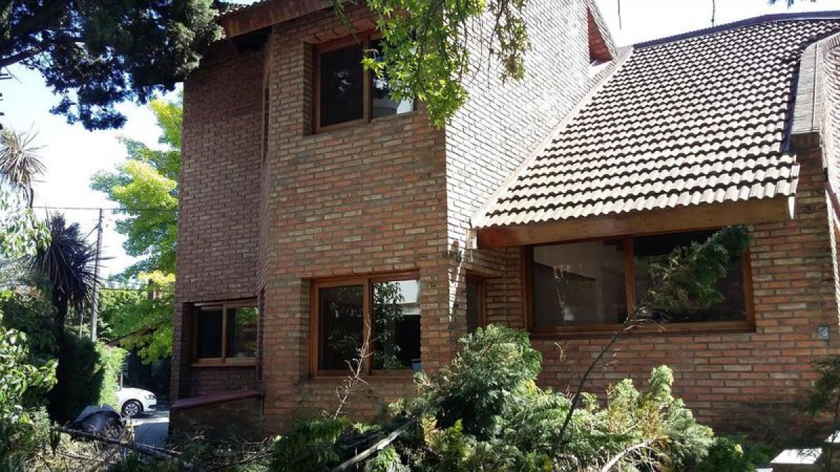 3 bedrooms House in San Miguel, Argentina No. 20768