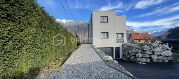 4 bedrooms Villa in Saint-Jean-de-Maurienne, France No. 351168 3