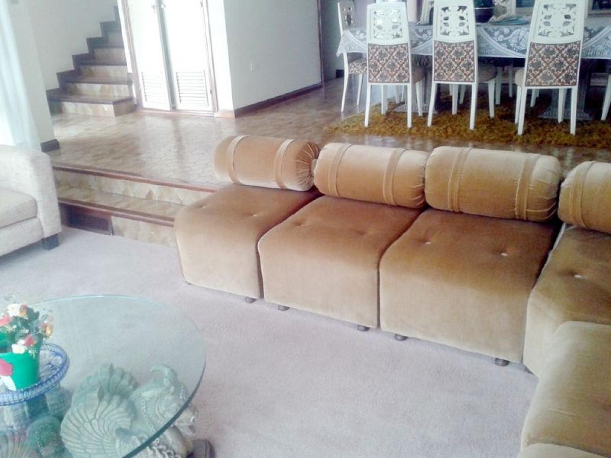 Casa de 4 dormitorios en Mar del Plata, Argentina No. 95951