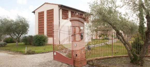 6 Schlafzimmer Schlösser in Palaia, Italy, Nr. 54574 8