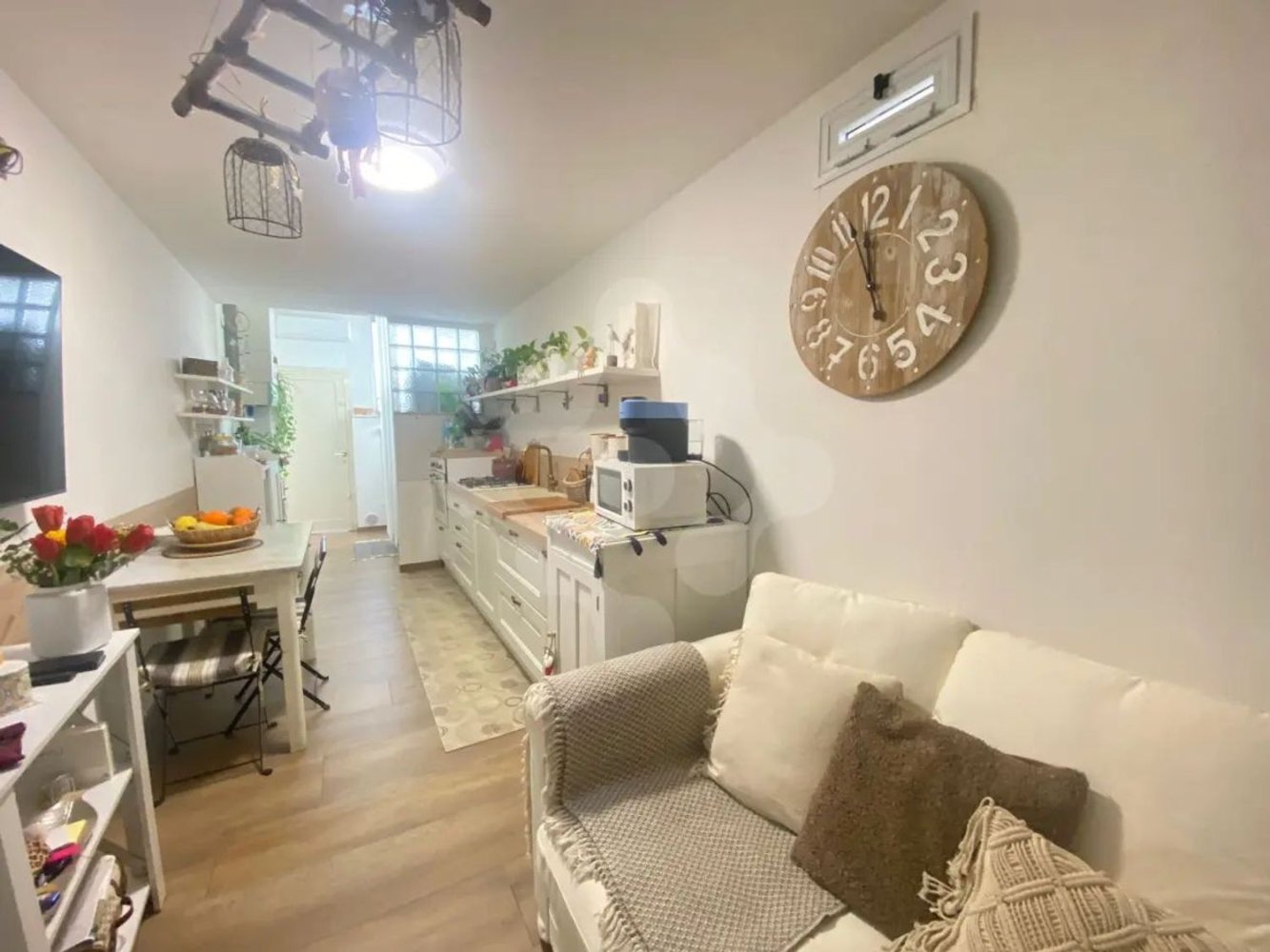 Casa de 2 habitaciónes en Bari, Italy No. 213376