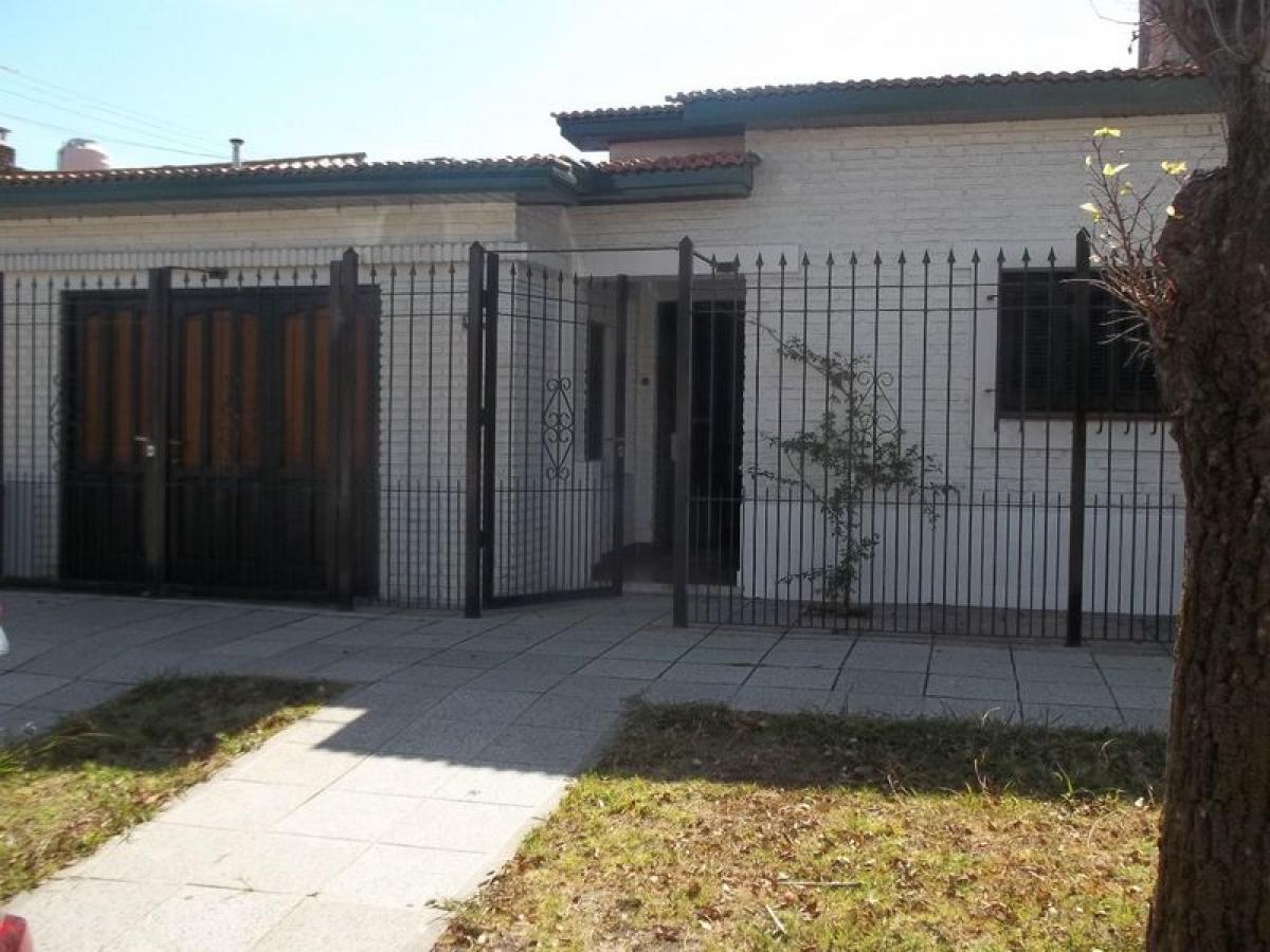 3 bedrooms House in Mar del Plata, Argentina No. 65872
