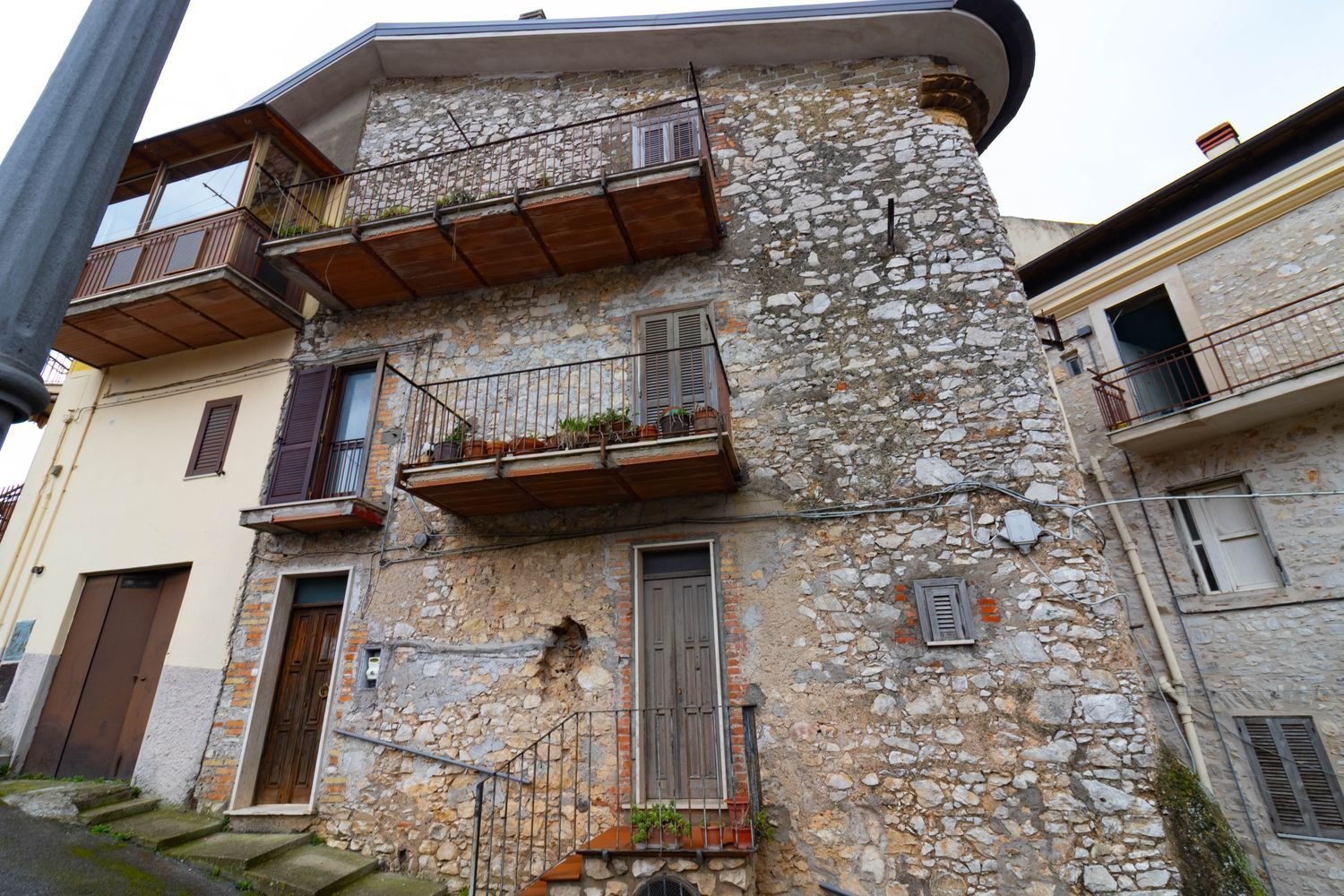 5 bedrooms Villa in Maenza, Italy No. 334279