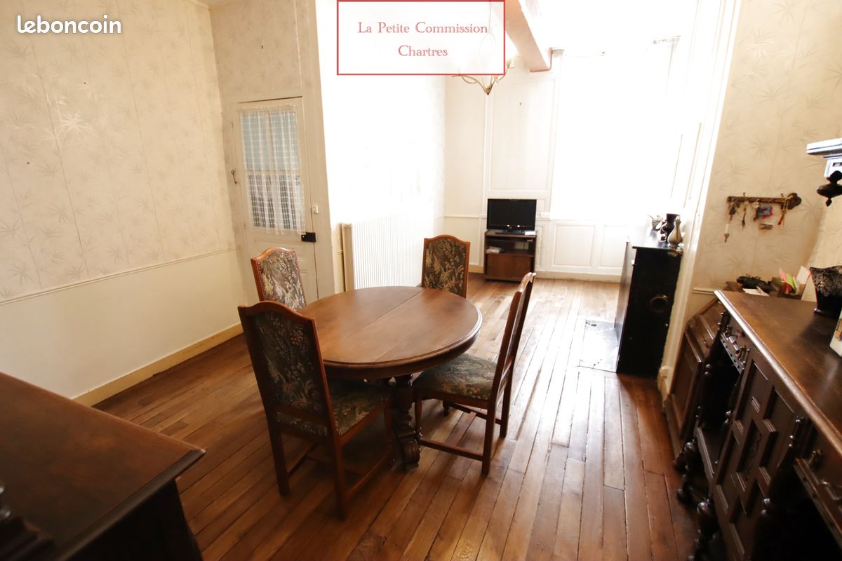 3 bedrooms House in Chartres, France No. 93915