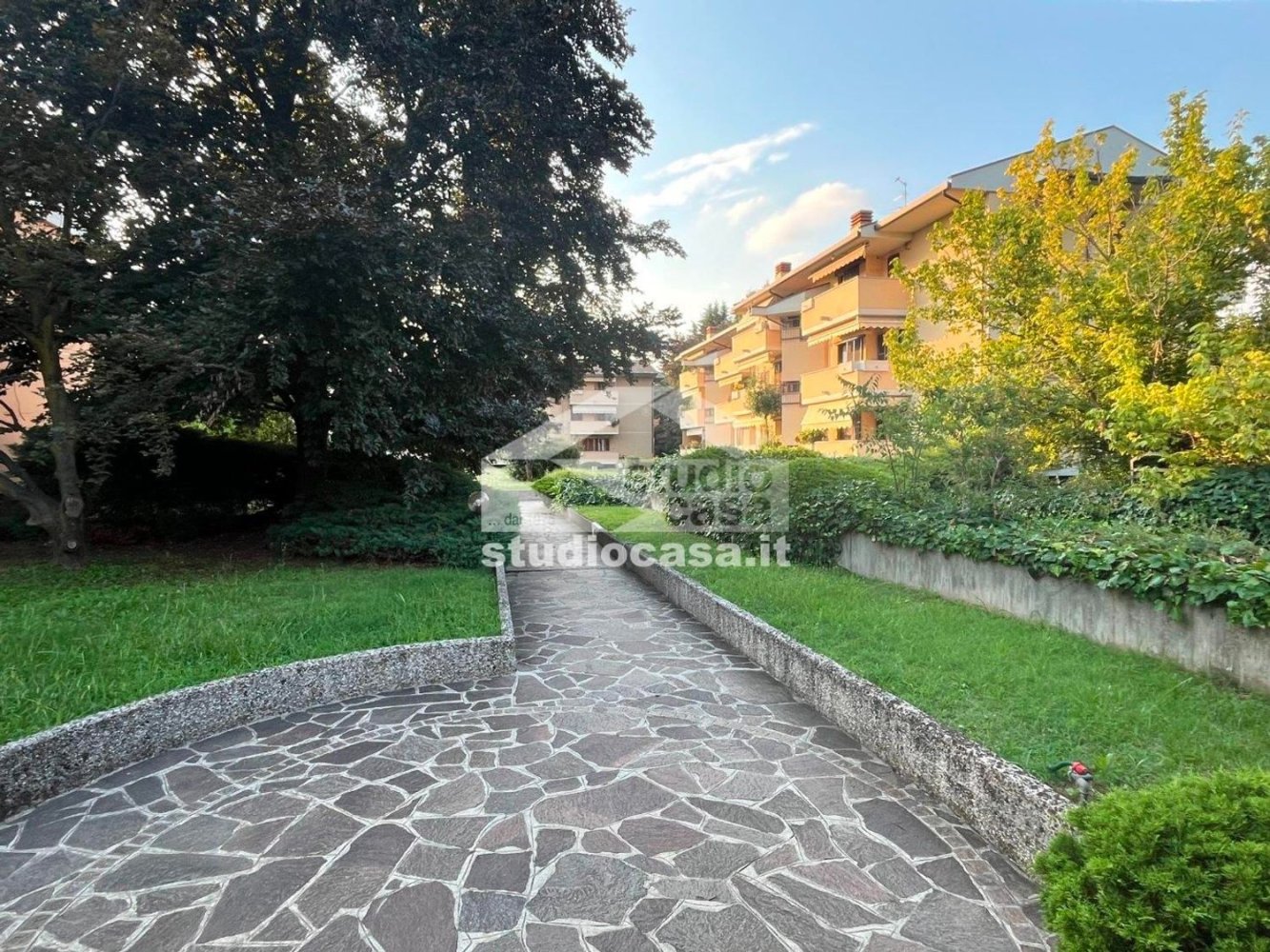 Квартира с 3 комнатами в Аццано Сан Паоло, Италия № 272355