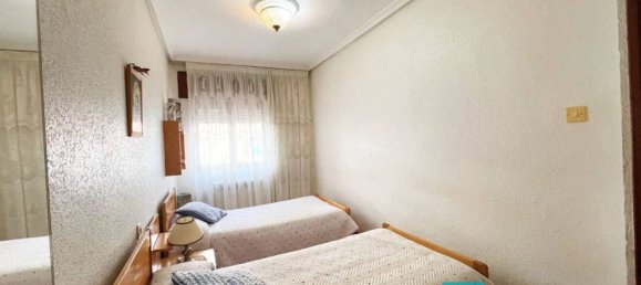 Apartamento de 3 dormitorios en Santoña, Spain No. 161167 3