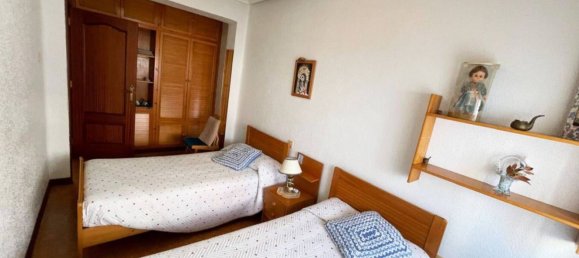 Apartamento de 3 dormitorios en Santoña, Spain No. 161167 5