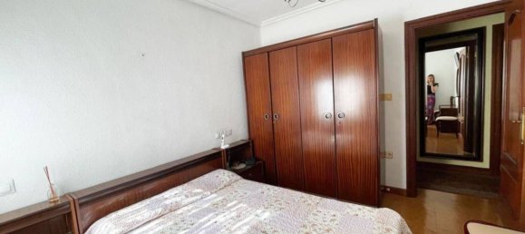 Apartamento de 3 dormitorios en Santoña, Spain No. 161167 7