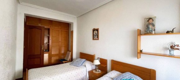 Apartamento de 3 dormitorios en Santoña, Spain No. 161167 4